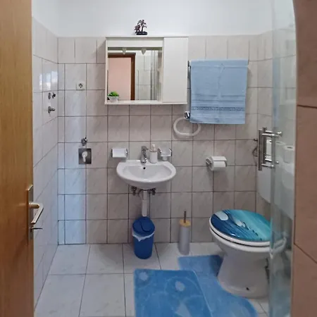 1 Bedroom Awesome In