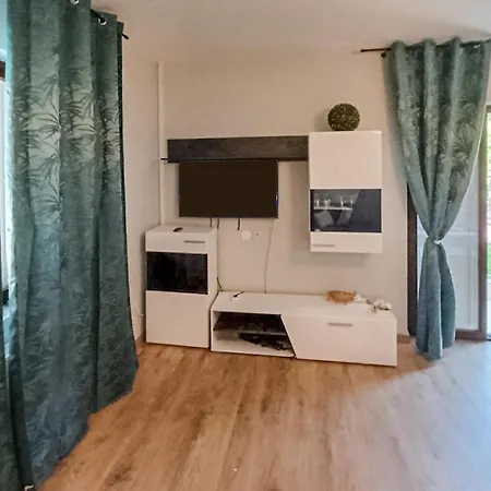 1 Bedroom Awesome In Daire Vrboska