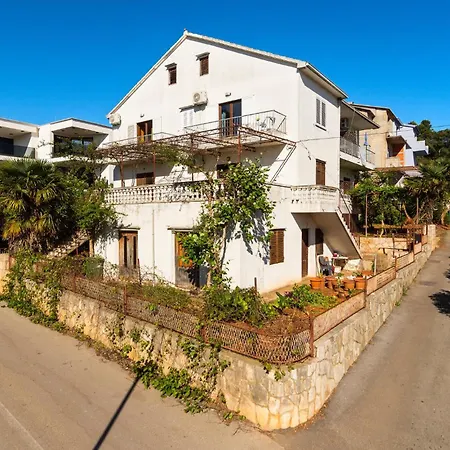 1 Bedroom Awesome In Vrboska