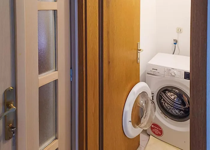 1 Bedroom Awesome In Vrboska