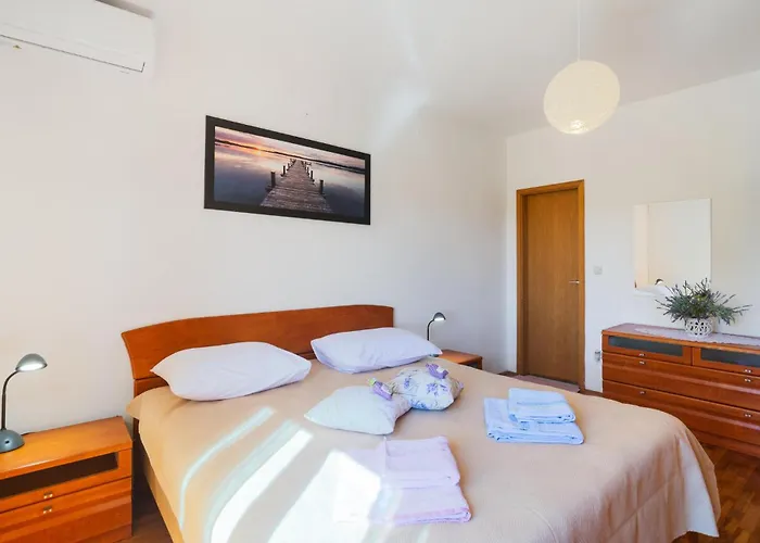 Appartamento 1 Bedroom Awesome In